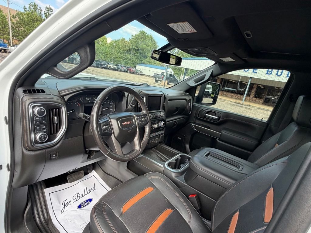 Used 2022 White GMC AT4 image 3