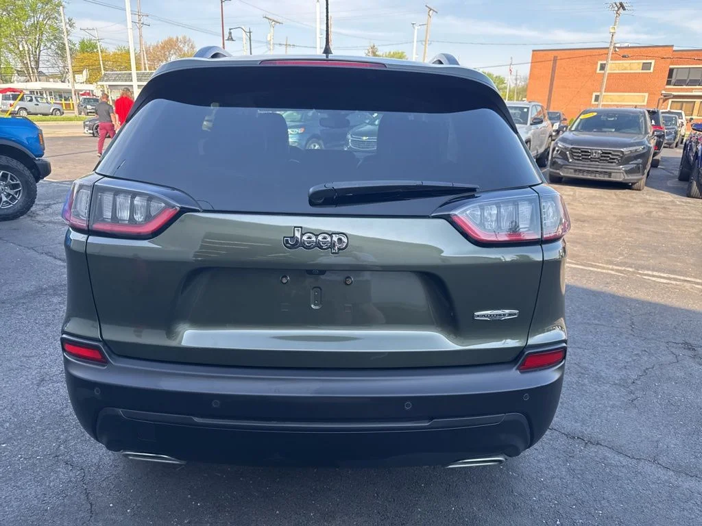 Used 2021 Green Jeep Latitude Lux image 10