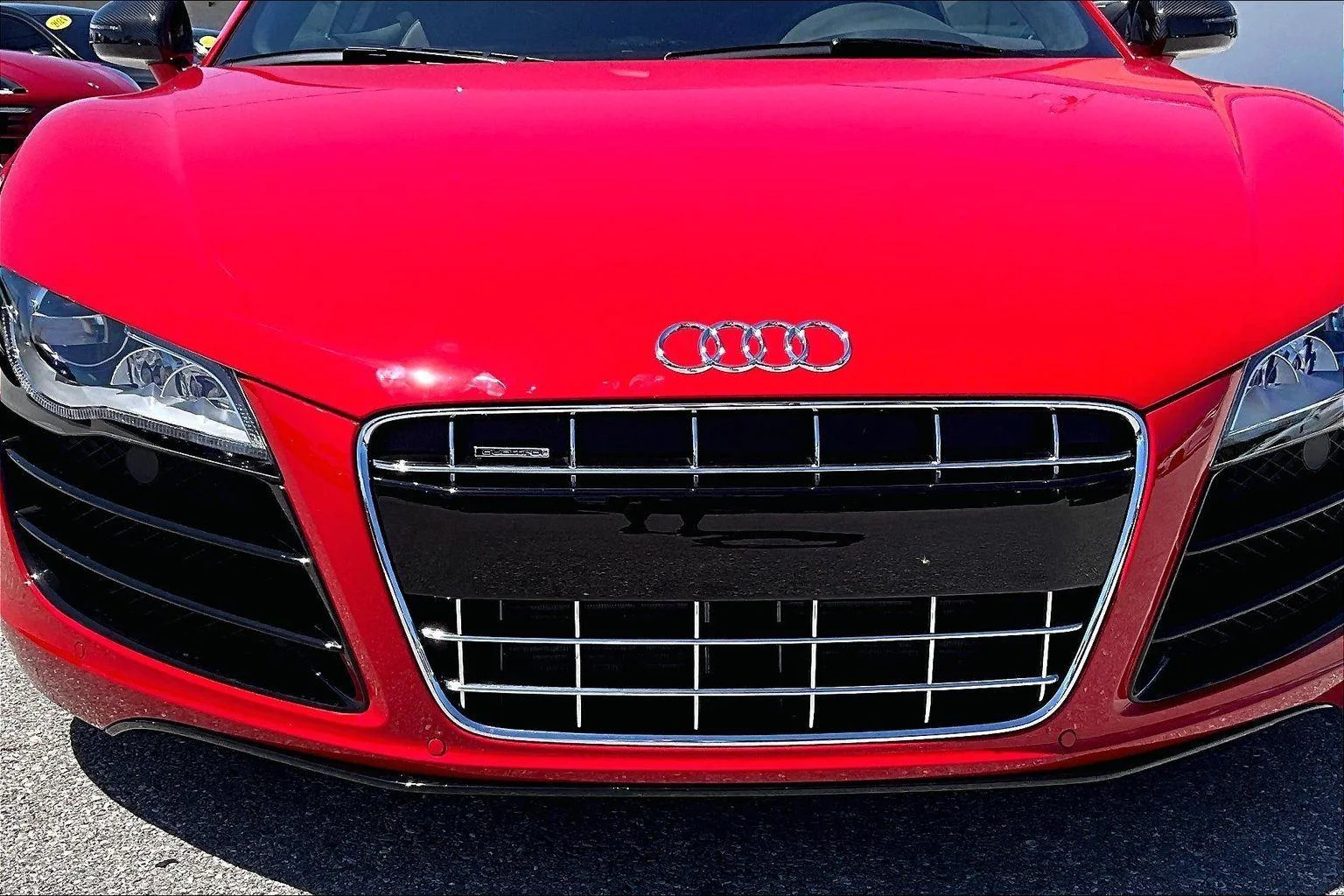 Used 2010 Brilliant Red With Brilliant Red Sideblades Audi 5.2L image 32