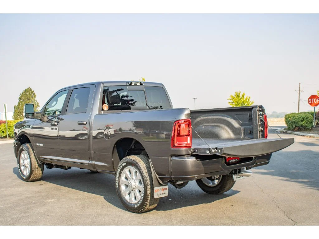 New 2026 Granite Crystal Metallic Clearcoat Ram Laramie image 9