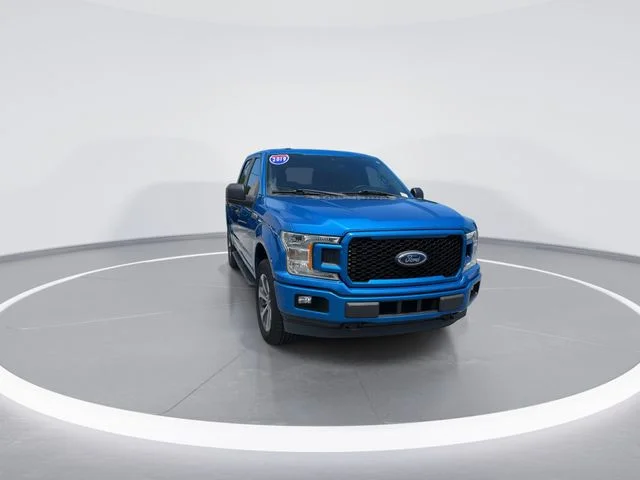 Used 2019 Blue Ford XL image 2