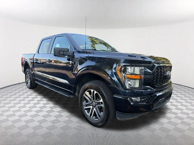 Used 2023 Blue Ford XL image 3