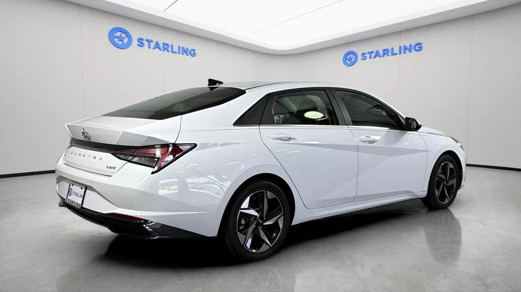 Used 2022 White Hyundai Limited image 10