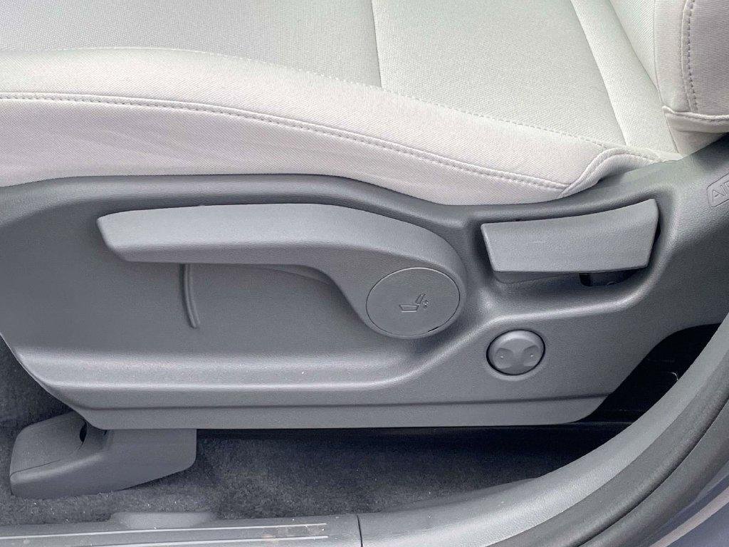 New 2026 Gray Hyundai SE FWD image 17