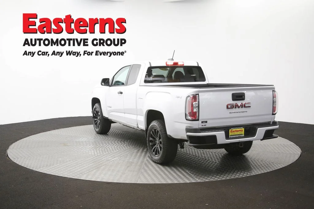 Used 2022 White GMC Elevation Standard image 64