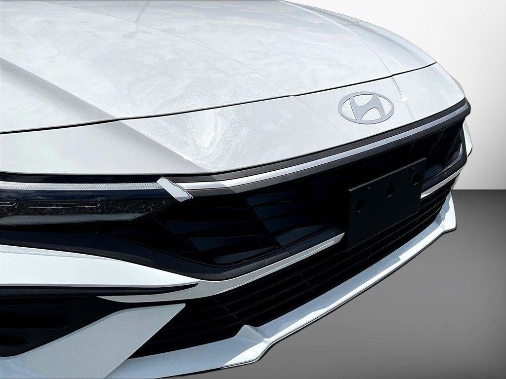 New 2026 White Hyundai SEL Sport image 32