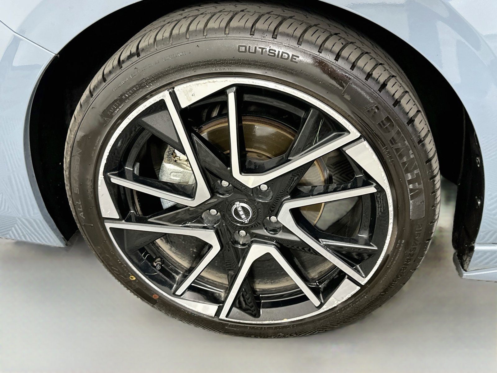 Used 2025 Atlantic Gray Metallic Nissan SR image 31