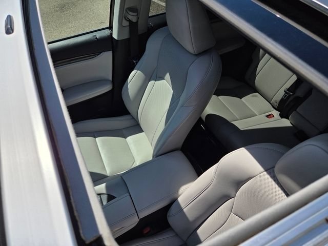Used 2020 Silver Lexus 350 image 9