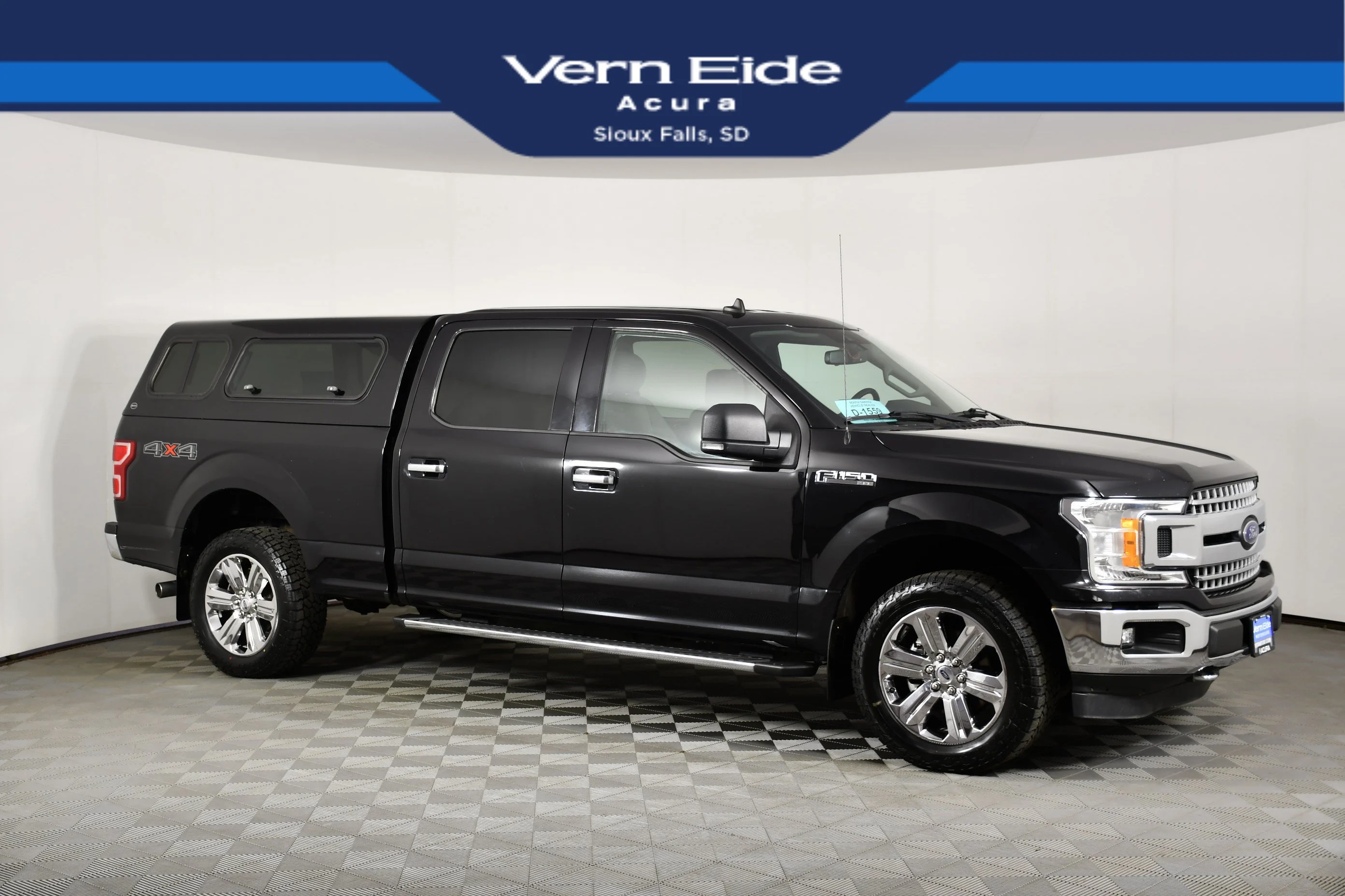 Used 2019 Black Metallic Ford XLT image 1