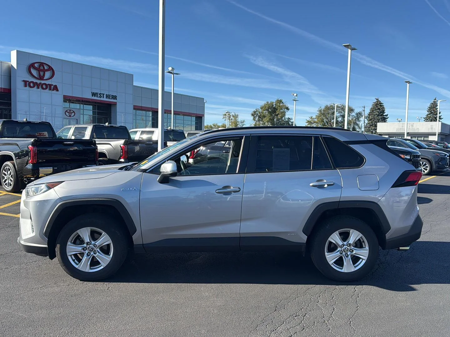 Used 2021 Silver Sky Metallic Toyota XLE image 6