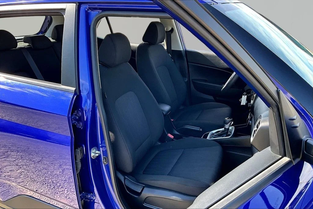 Used 2024 Intense Blue Hyundai SE image 7
