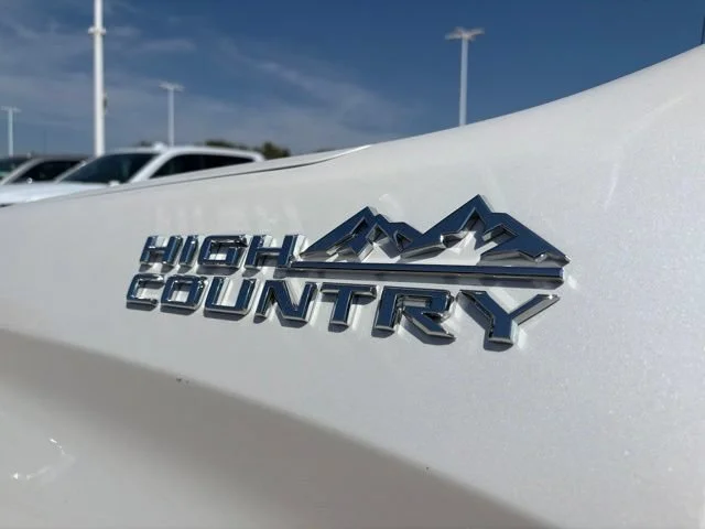 Used 2023 IRIDESCENT PEARL TRICOAT Chevrolet High Country image 58