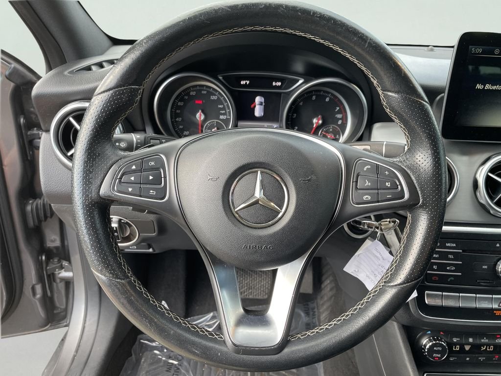 Used 2018 Gray Mercedes-Benz GLA 250 image 21