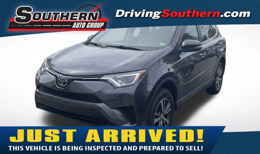 2017 Toyota RAV4 LE's photo