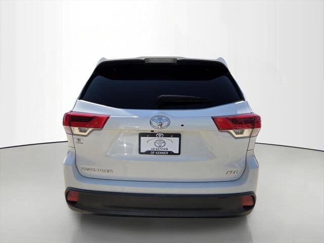 Used 2019 Blizzard Pearl Toyota XLE image 4