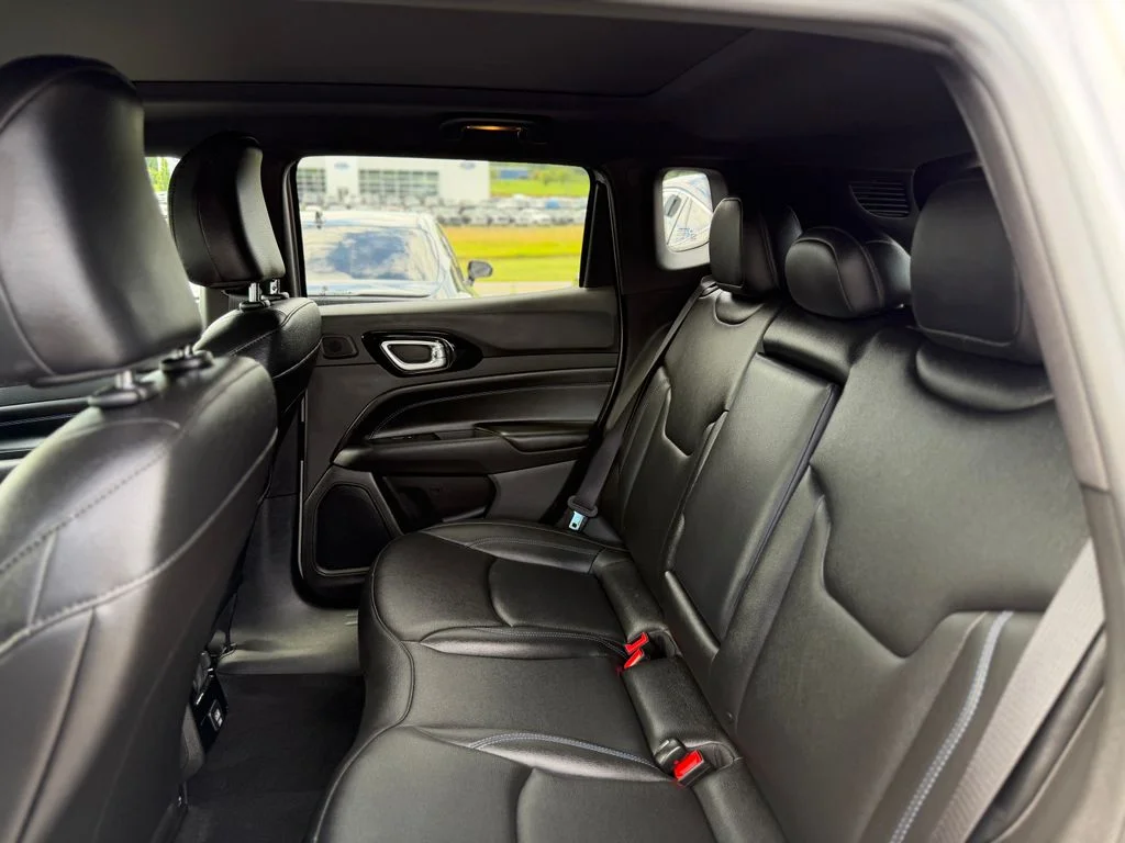 Used 2025 Silver Jeep Limited image 6