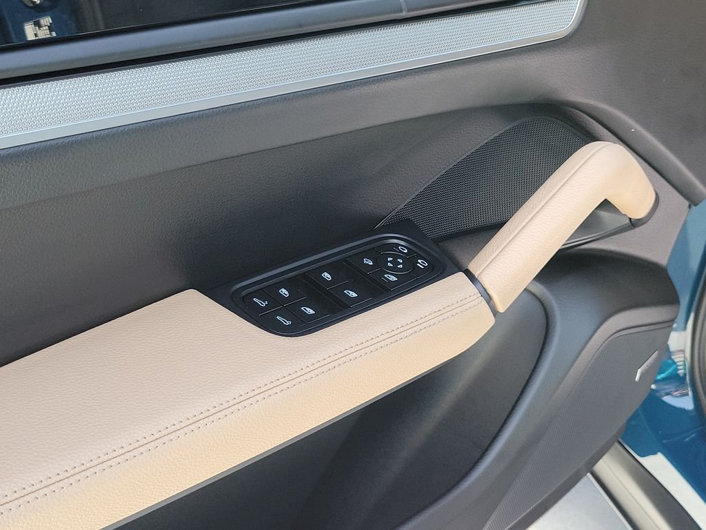 Used 2024 Blue Porsche Base image 22