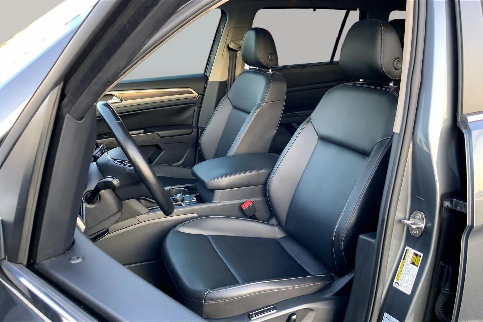 Used 2019 Platinum Gray Metallic Volkswagen 3.6L V6 SEL image 8