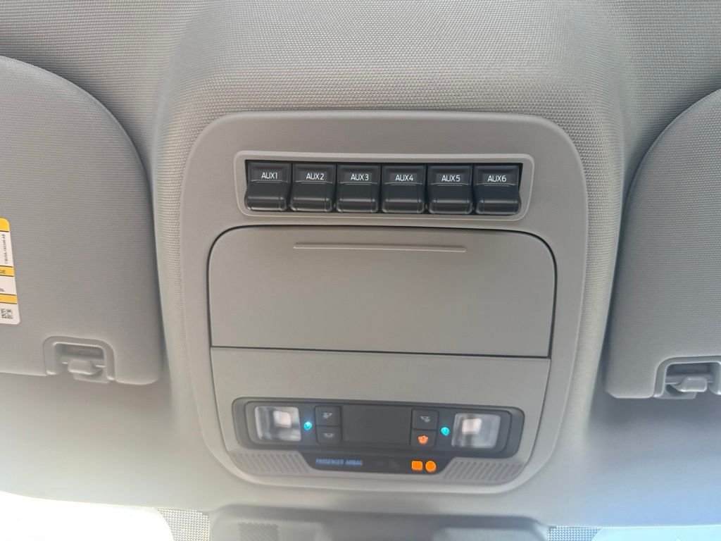 New 2026 Oxford White Ford XL image 30