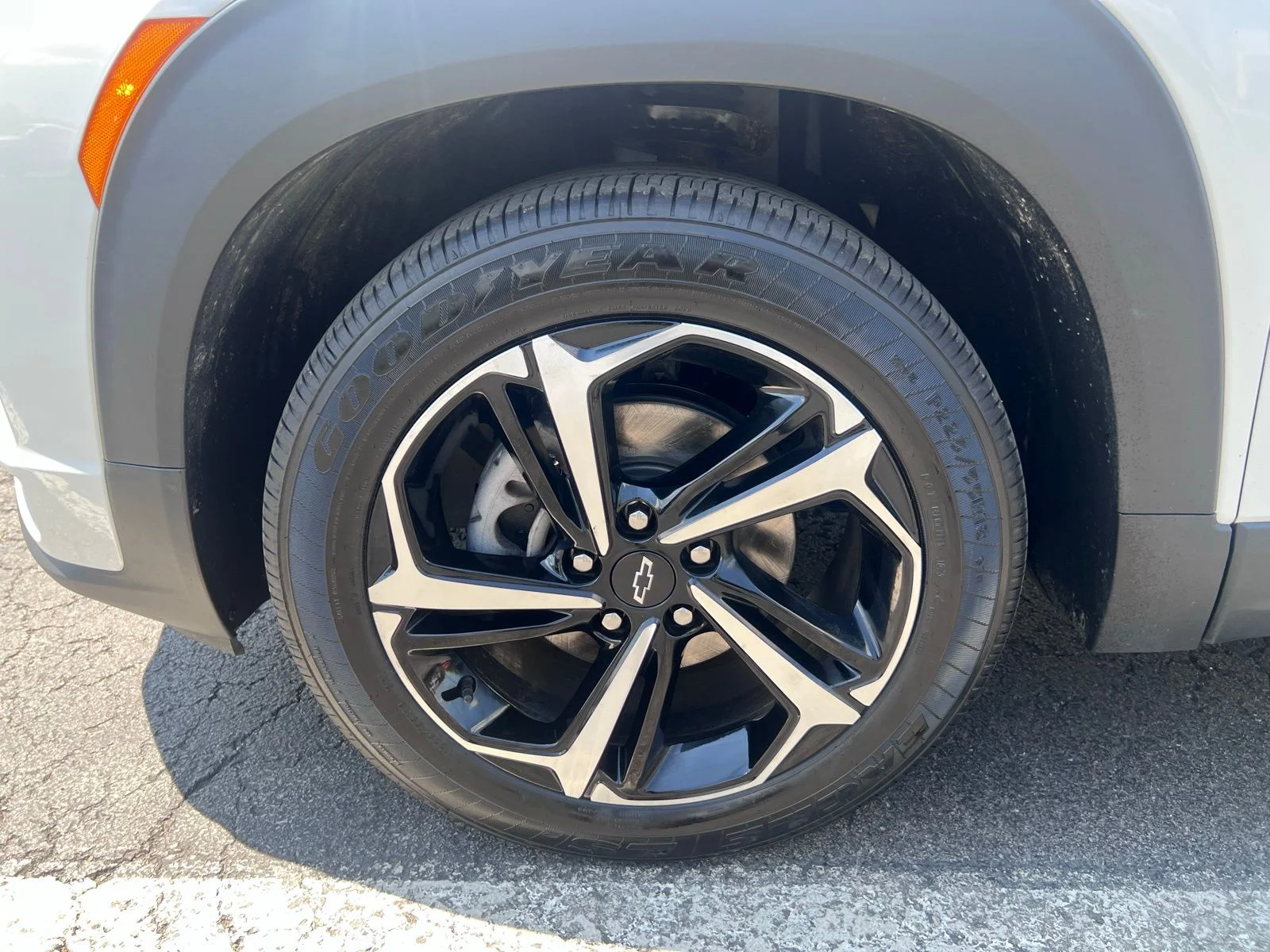 Used 2021 Iridescent Pearl Tricoat Chevrolet RS image 19