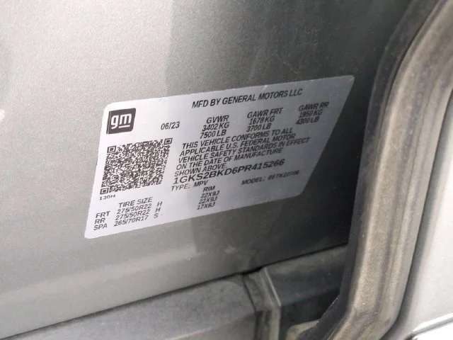 Used 2023 Silver GMC SLT image 40