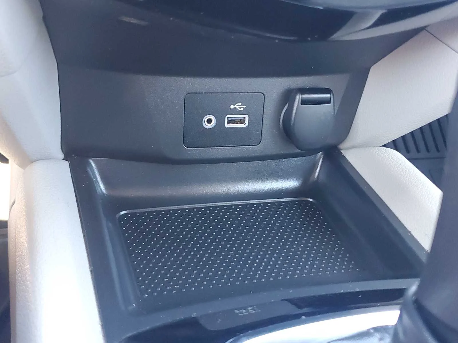 Used 2019  Nissan SV image 24