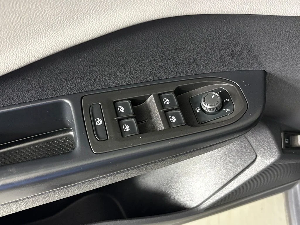 Used 2024 Gray Volkswagen 1.5T SE image 17