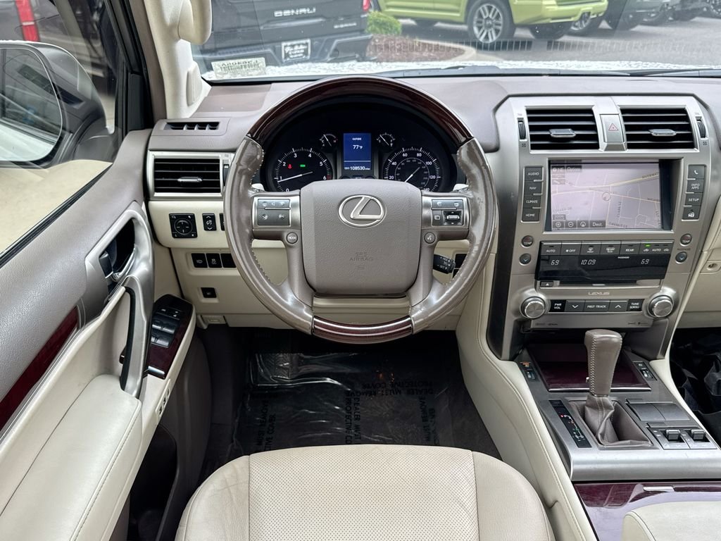 Used 2018  Lexus 460 image 11
