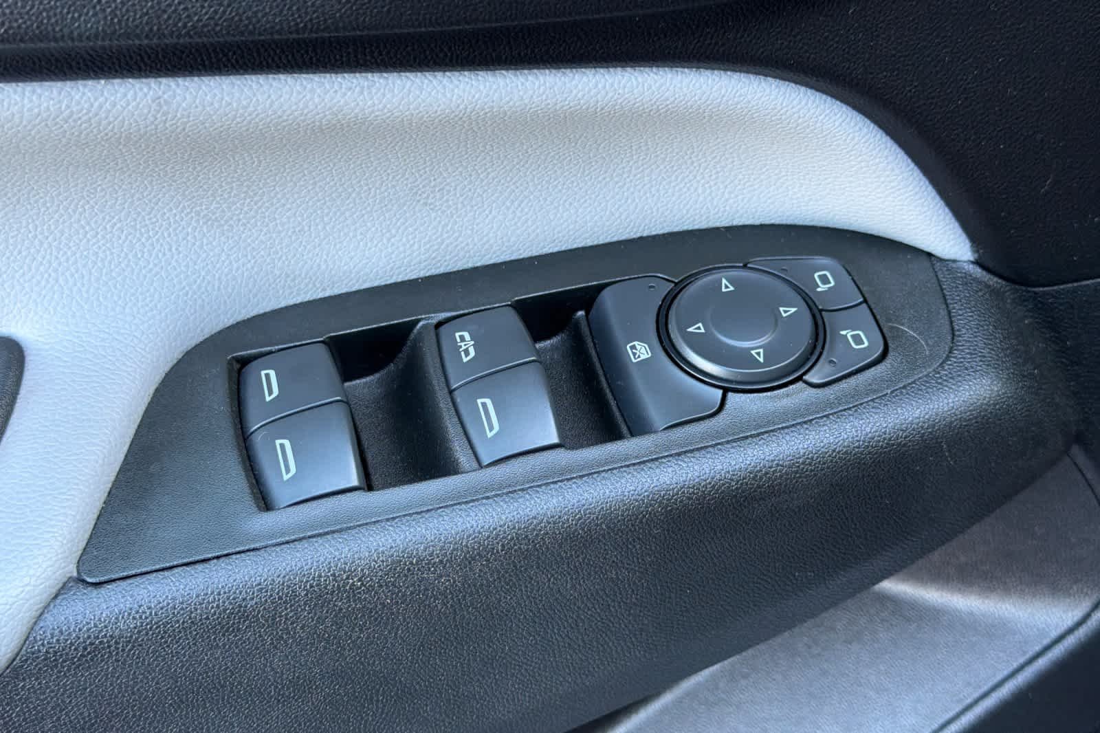 Used 2022 Summit White Chevrolet LT image 13