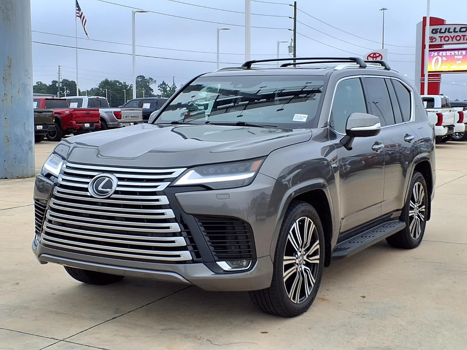 Used 2024 Gray Lexus 600 Luxury image 3