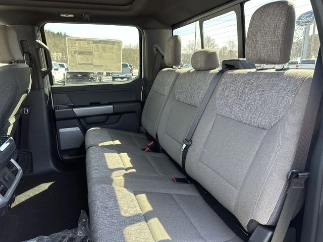 New 2024 Oxford White Ford XLT image 27
