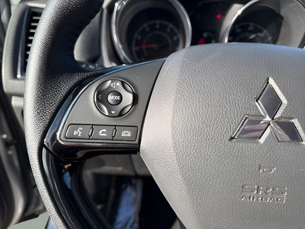 Used 2023 Silver Mitsubishi 2.0 ES image 19