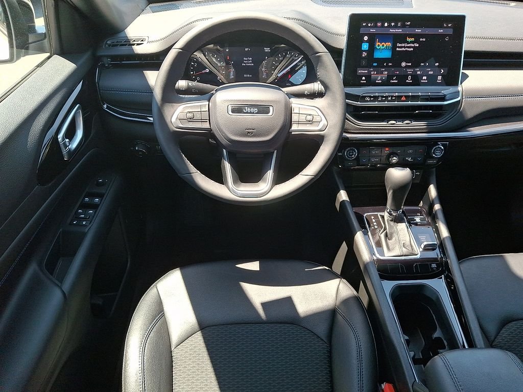 Used 2026 White Jeep Latitude image 11