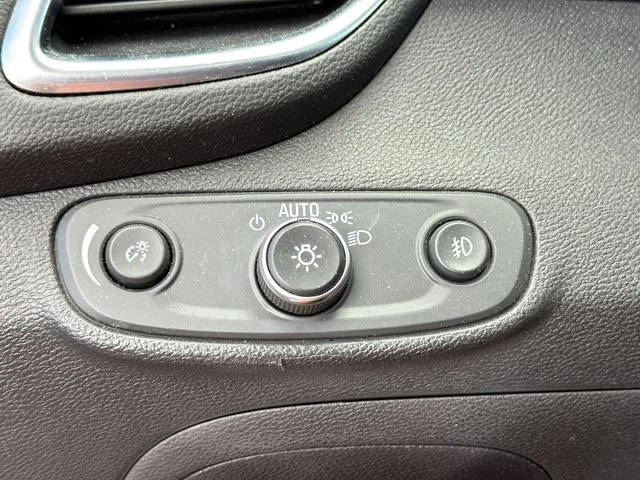 Used 2019 Red Chevrolet Premier image 27