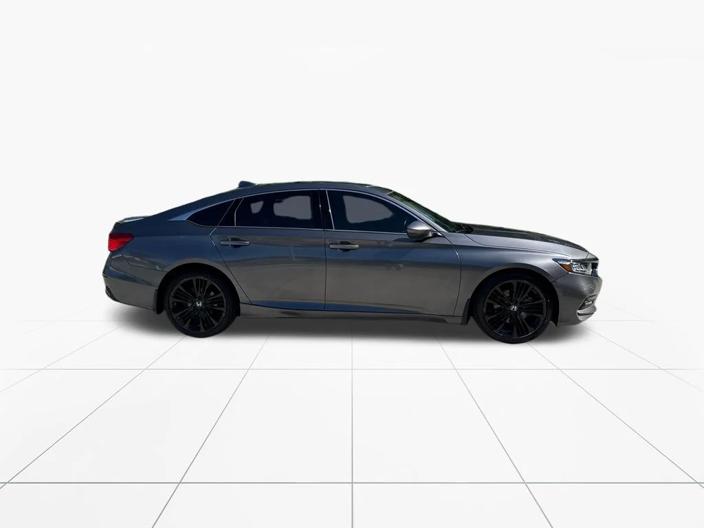 Used 2018 Modern Steel Metallic Honda Sport image 9