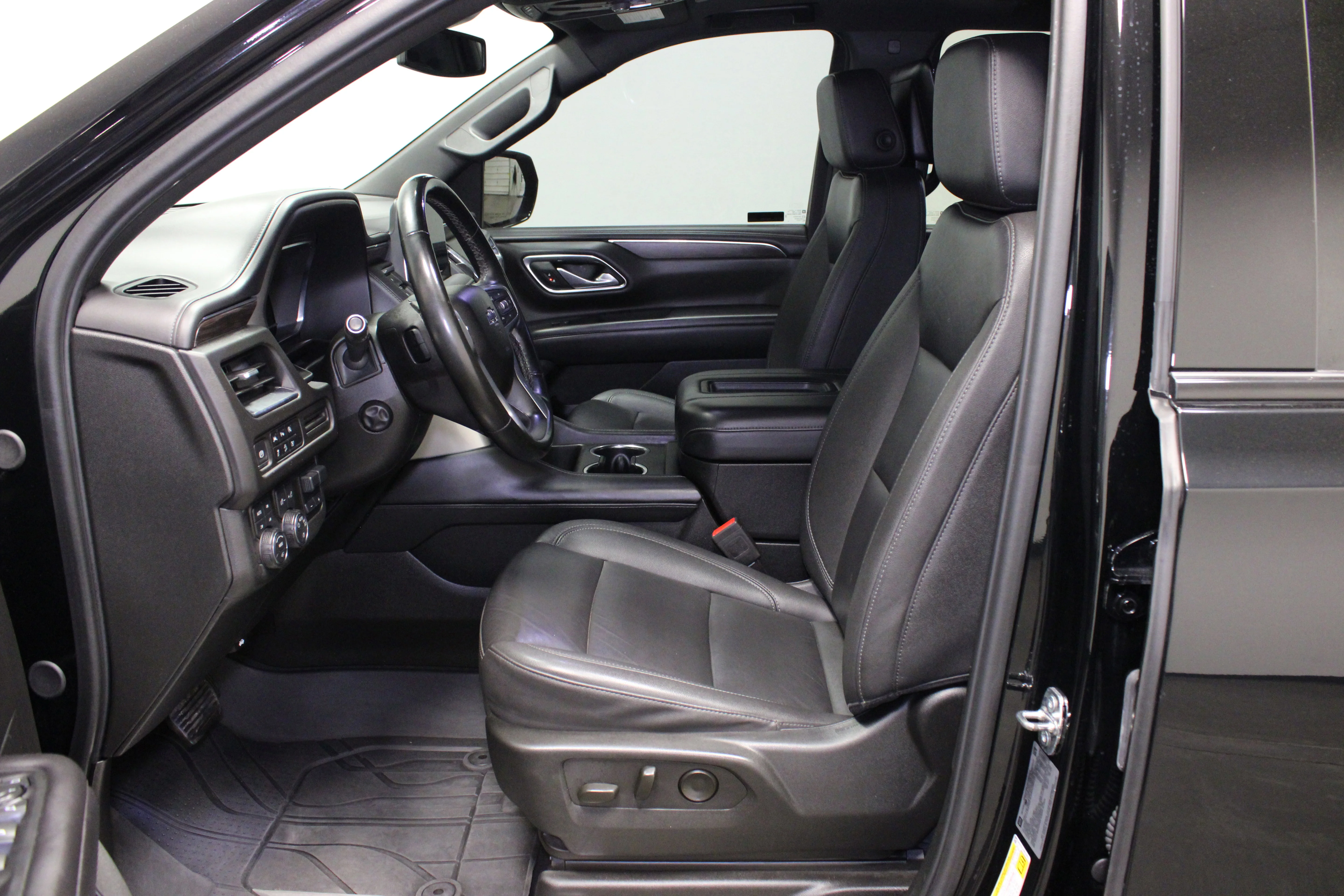 Used 2024 Black Chevrolet Z71 image 14