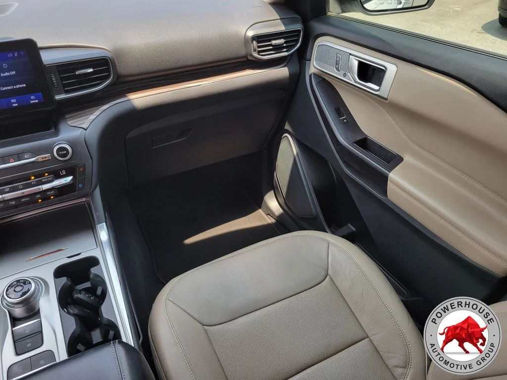 Used 2020 White Ford Limited image 22
