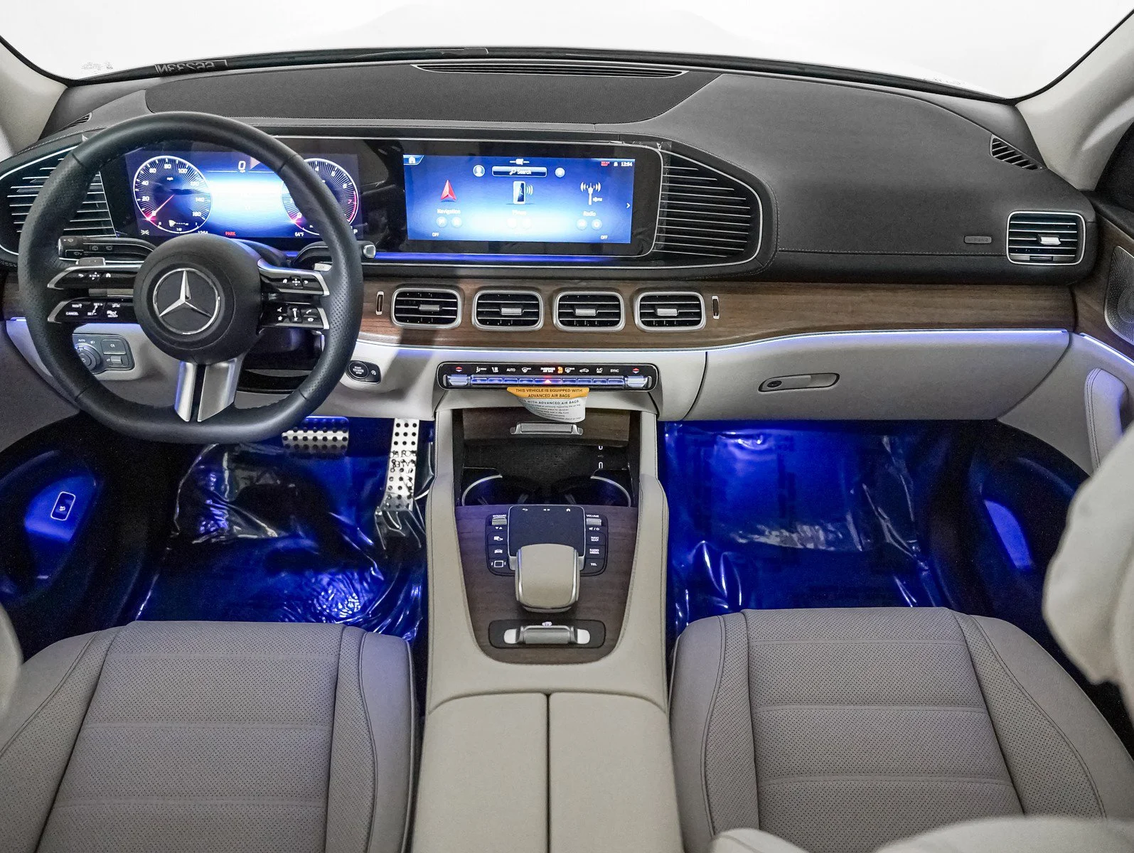 New 2026 Polar White Mercedes-Benz 4MATIC® image 12