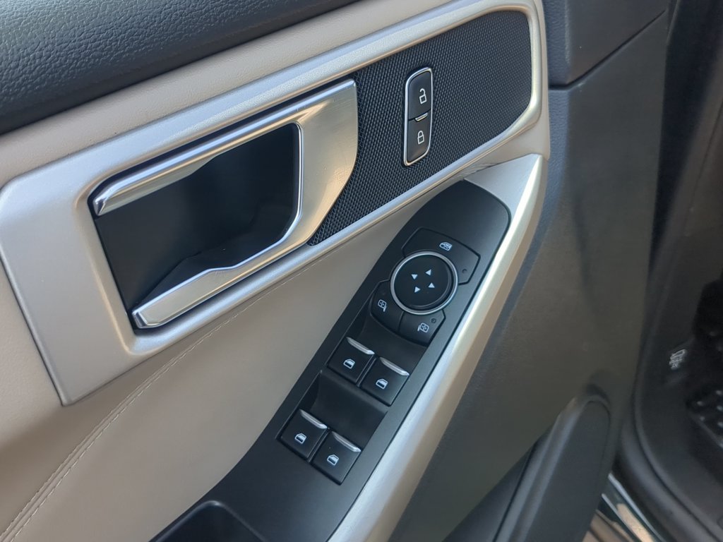 Used 2024  Ford XLT image 11