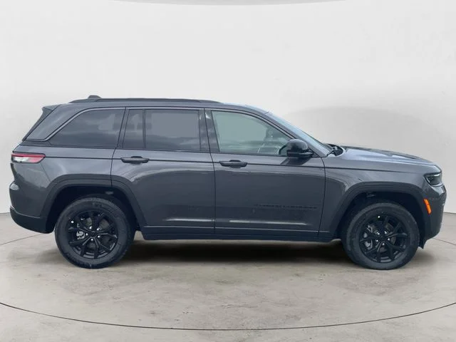 New 2026 Baltic Gray Metallic Clear-Coat Exterior Paint Jeep Altitude image 6