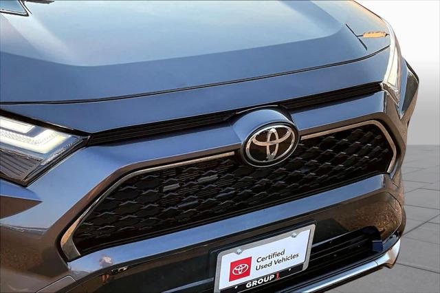 Certified Used 2025 MAGNETIC GRAY MET. Toyota  image 29