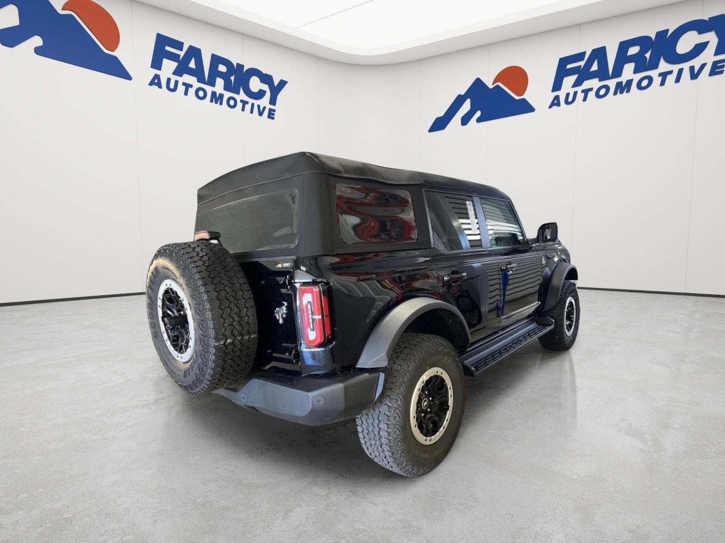 Used 2025 Shadow Black Ford Outer Banks image 4