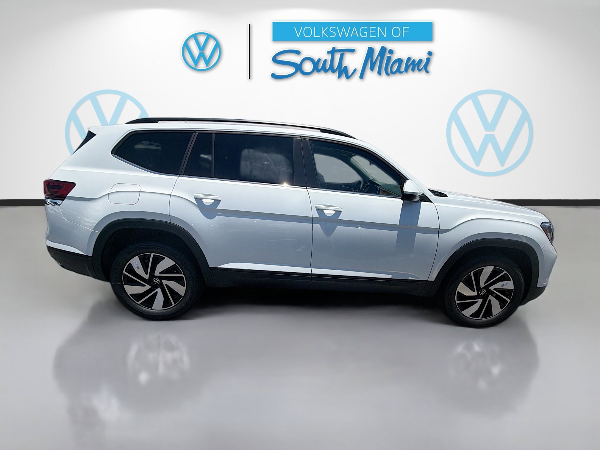 New 2026 White Pearl Volkswagen 2.0T SE w/Technology image 8