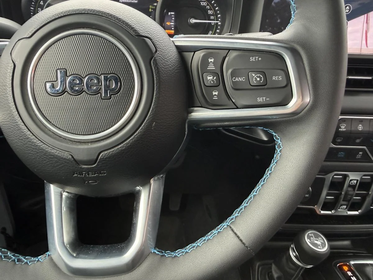 Used 2024 Silver Jeep High Altitude image 30