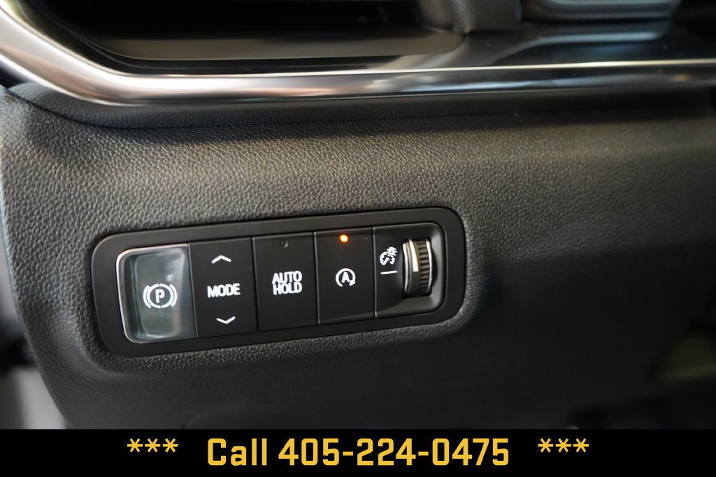 Used 2026 Sterling Metallic GMC Elevation image 30
