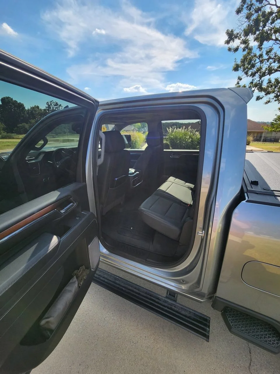 Used 2024 Sterling Metallic GMC Denali image 8