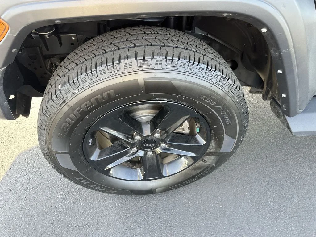 Used 2022 Gray Jeep Unlimited Sport Altitude image 10