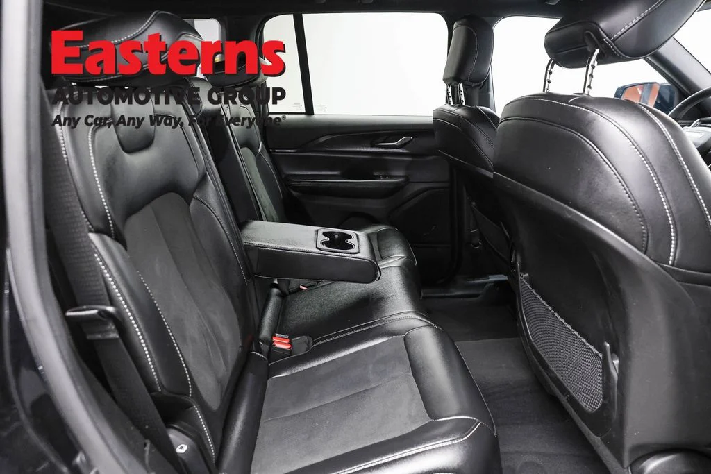 Used 2025 Black Jeep Altitude image 24