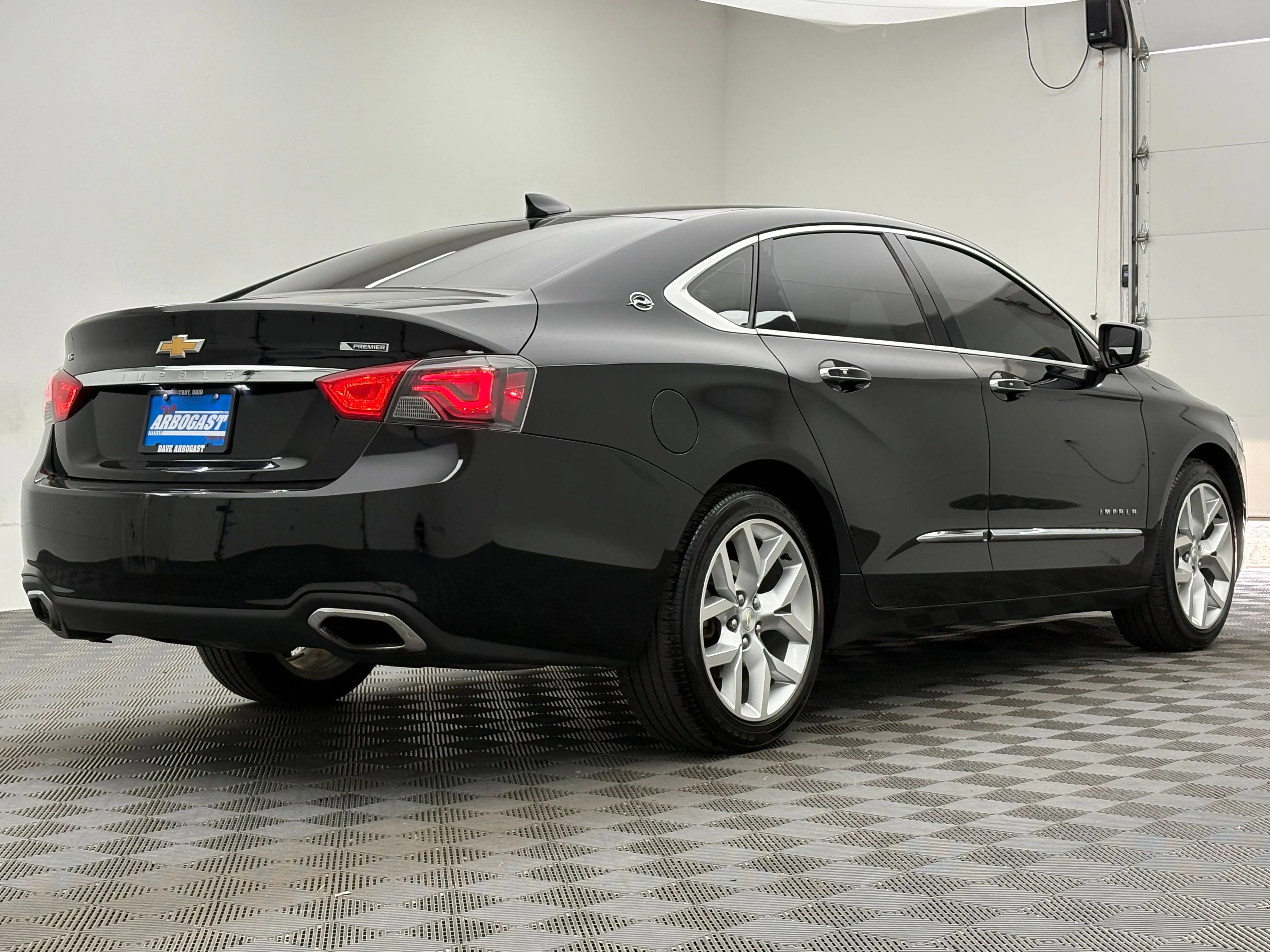 Used 2018 BLACK Chevrolet Premier image 7