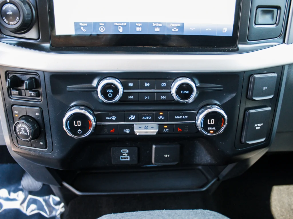 Used 2021 Oxford White Ford XLT image 17
